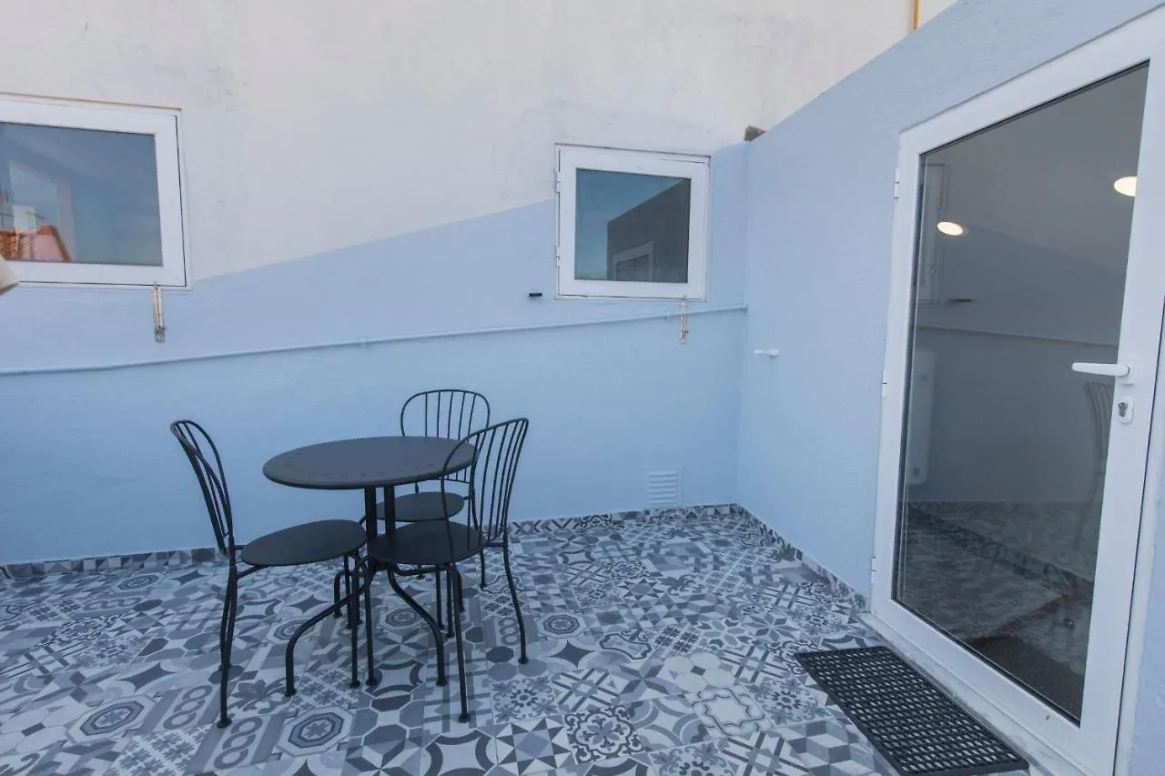 Terrace & River View In Alfama Lizbona Portugalia